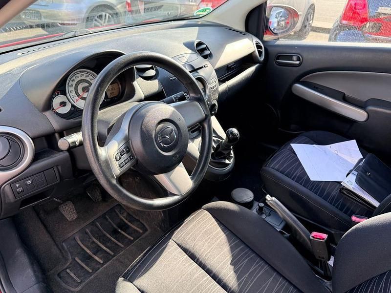 Gebraucht Mazda 2 Independence 86 PS (63 kW) 2010 Rot Kleinwagen