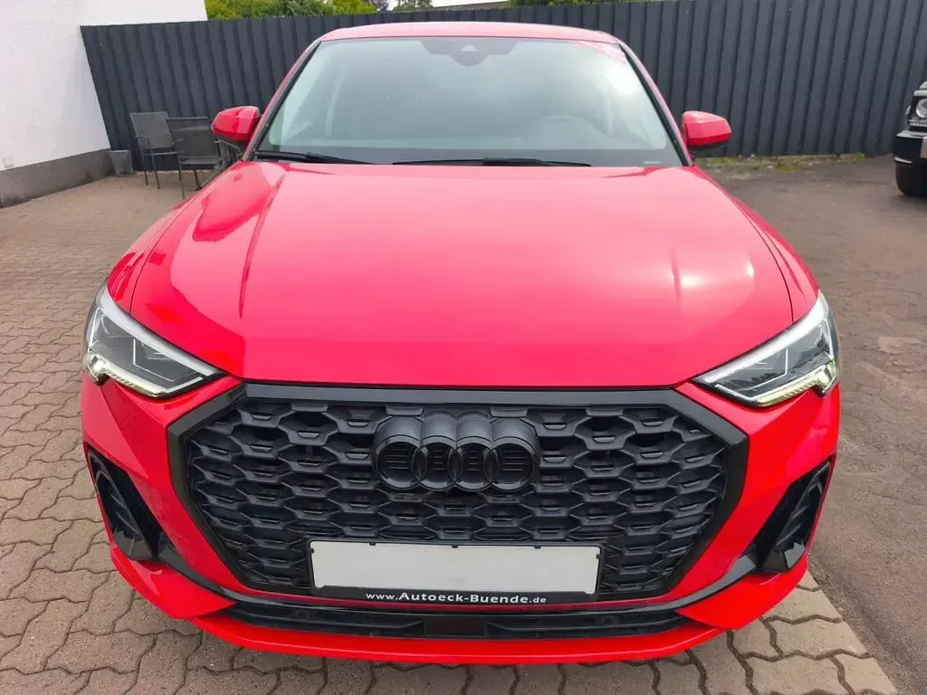 Gebraucht Audi Q3 Ambiente 150 PS (110 kW) 2020 Rot SUV