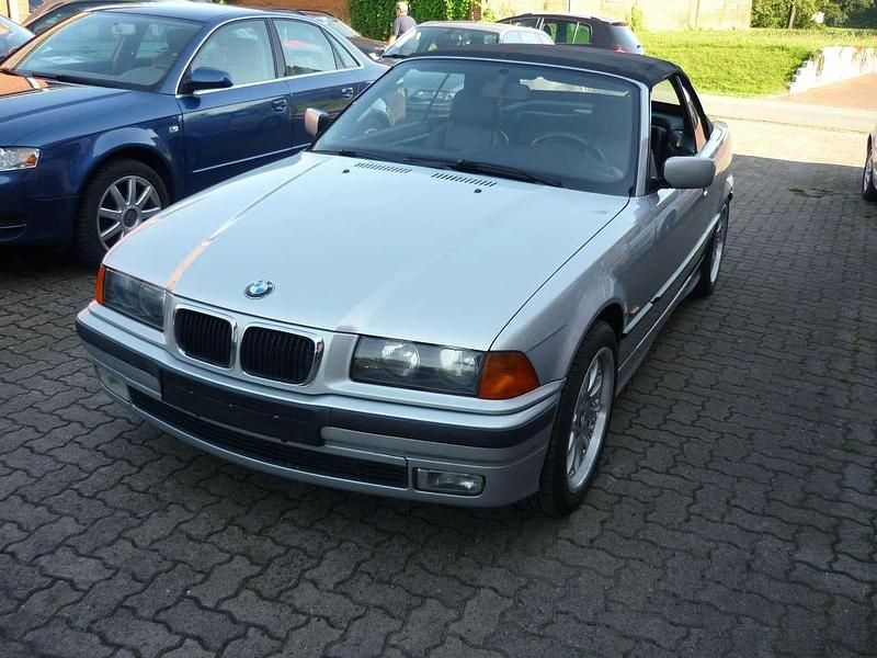 Silber Gebraucht 1999 BMW 318 Cabriolet Cabrio | 5.500 € (Fairer Preis) - Bild 1/4