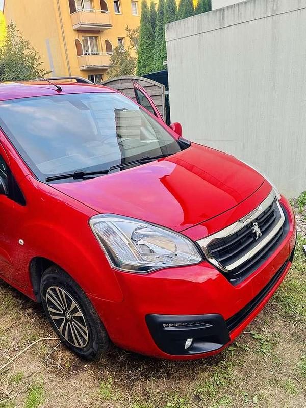 Gebraucht 2016 Peugeot Partner Tepee Active Van / Kleinbus | 8.900 € (Fairer Preis) - Bild 1/4