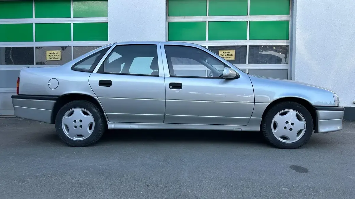 Gebraucht Opel Vectra 150 PS (110 kW) 1992 Silber Limousine