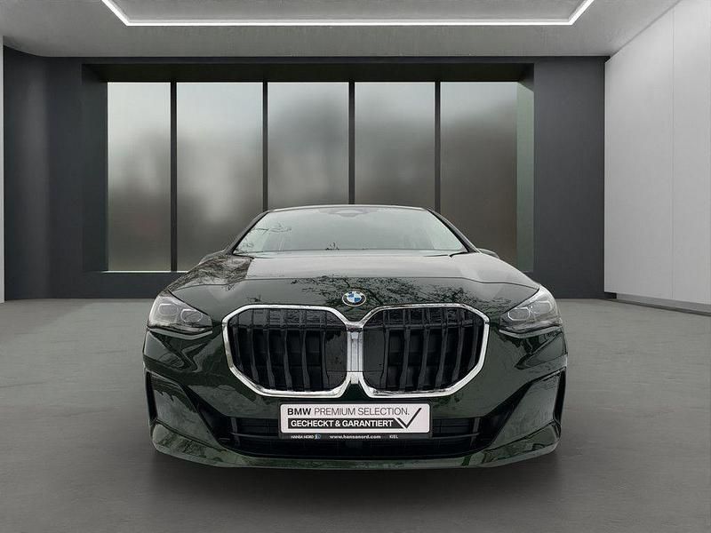 Gebraucht BMW 220 Active Tourer 170 PS (125 kW) 2025 Grün Van / Kleinbus