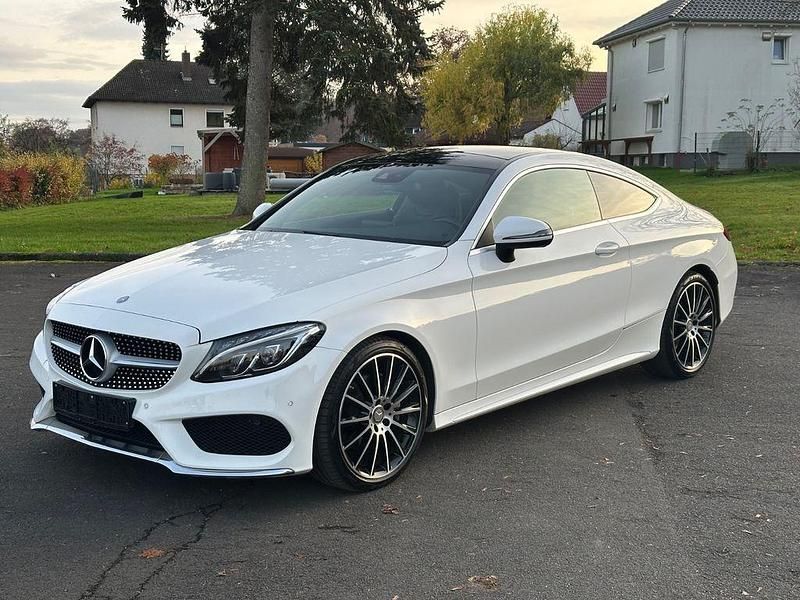 Weiß Gebraucht 2016 Mercedes C200 AMG Coupé | 19.950 € (Fairer Preis) - Bild 1/4