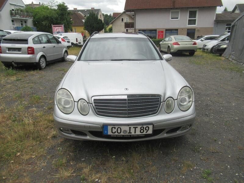 Silber Gebraucht 2004 Mercedes E200 Classic Kombi | 2.199 € (Superpreis) - Bild 1/4