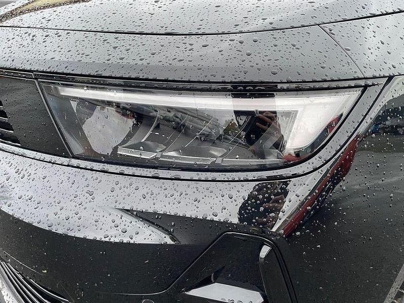 Gebraucht Opel Astra 131 PS (96 kW) 2024 Schwarz Limousine