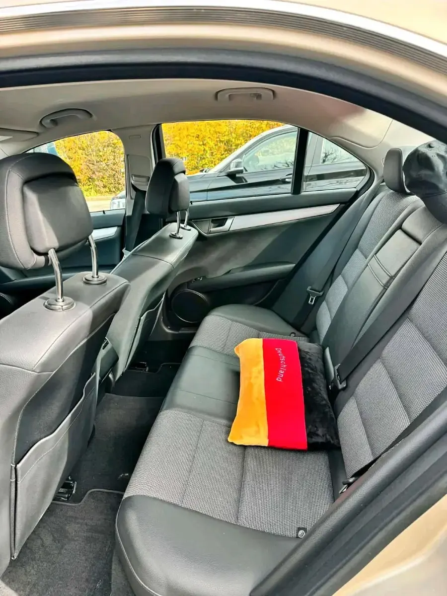 Gebraucht Mercedes C220 170 PS (125 kW) 2011 Gelb Limousine