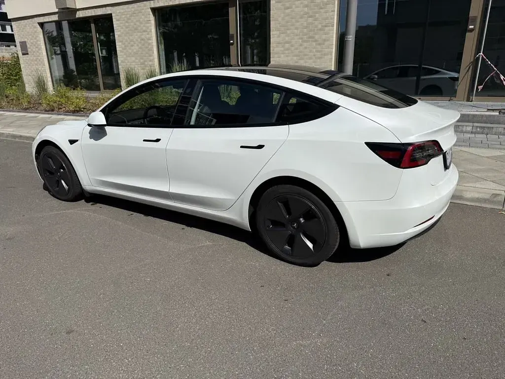 Gebraucht Tesla Model 3 Standard Range Plus 239 kW (325 PS) 2021 Weiß Limousine