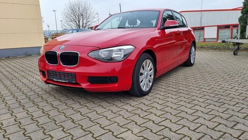 Rot Gebraucht 2012 BMW 116 Kleinwagen | 4.399 € (Superpreis) - Bild 1/4