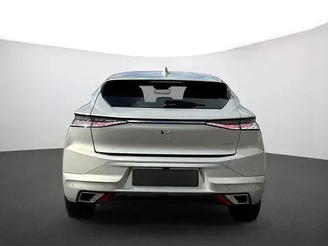 Gebraucht DS Automobiles DS4 Performance Line Plus 131 PS (96 kW) 2023 Lackierung chrystal pearl/typ aussenverkleidung metalliclackierung SUV
