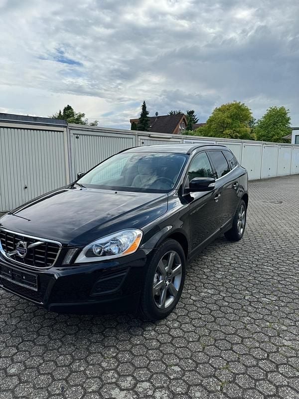 Usado Volvo XC60 215 HP (158 kW) 2013 Preto SUV