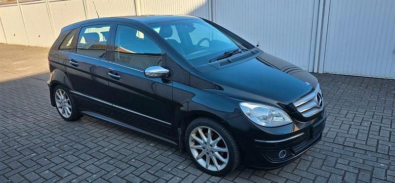 Schwarz Gebraucht 2007 Mercedes B200 Van / Kleinbus | 5.250 € (Fairer Preis) - Bild 1/4