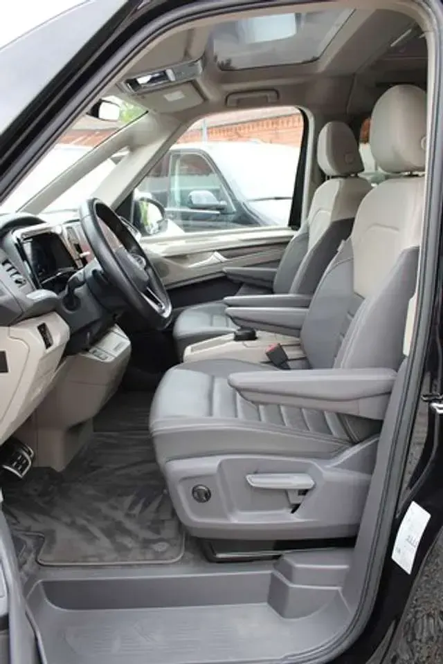 Używany VW Multivan Style 150 KM (110 kW) 2022 Czarny Minivan