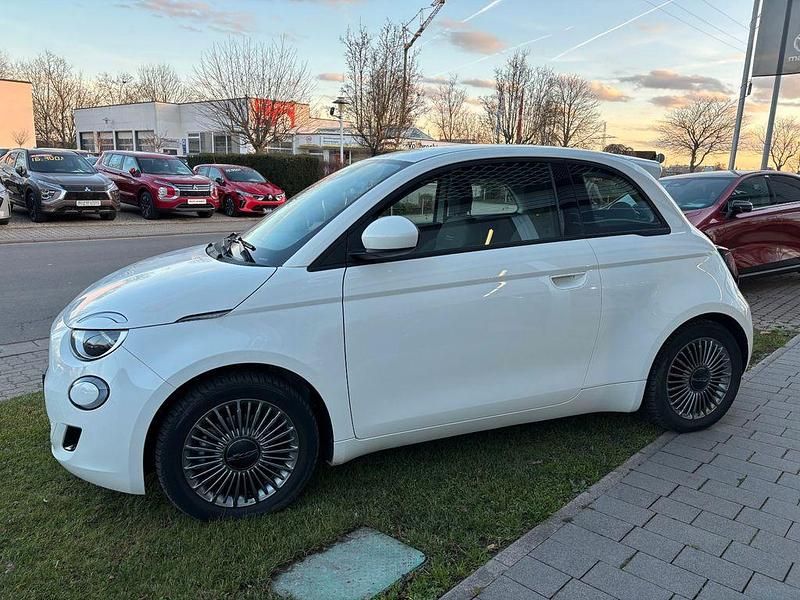 Gebraucht Fiat 500e Icon 86 kW (118 PS) 2022 Weiß Limousine