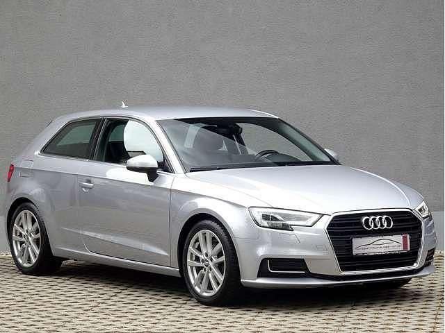 Gebraucht Audi A3 Design 116 PS (85 kW) 2017 Silber Limousine