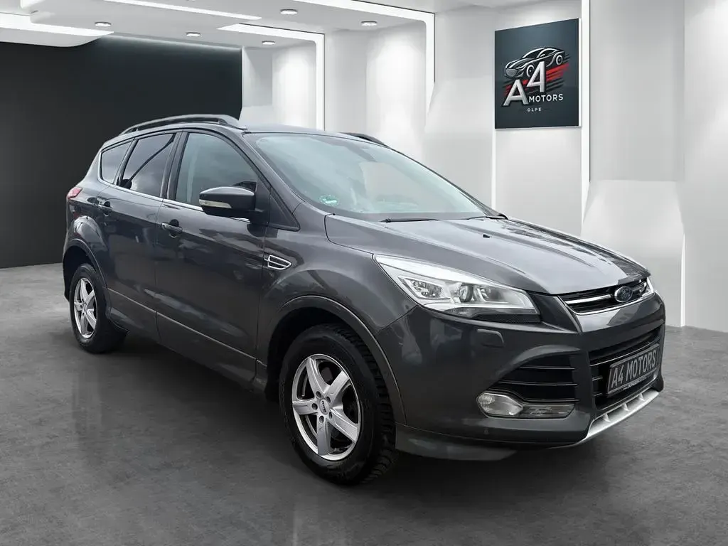 Gebraucht Ford Kuga Individual 150 PS (110 kW) 2015 Grau SUV