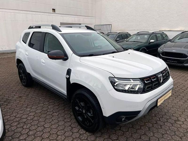 Weiß uni Gebraucht 2022 Dacia Duster Extreme SUV | 18.990 € (Fairer Preis) - Bild 1/4