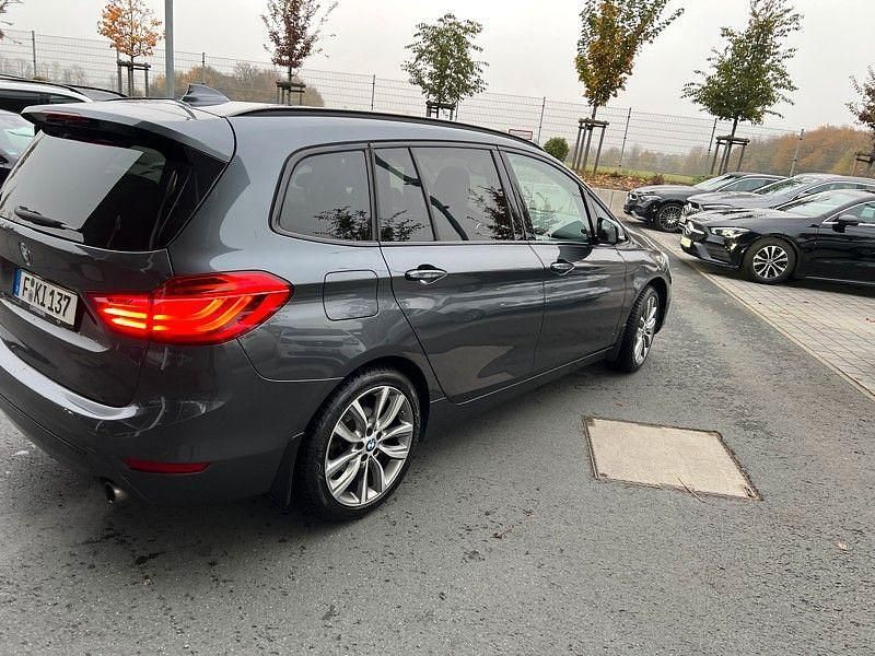 Gebraucht BMW 220 Gran Tourer Sport Line 190 PS (139 kW) 2016 Grau Van / Kleinbus