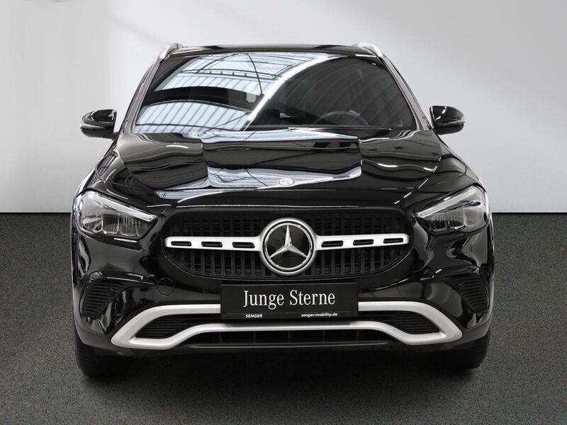 Gebraucht Mercedes GLA200 163 PS (119 kW) 2024 Schwarz SUV