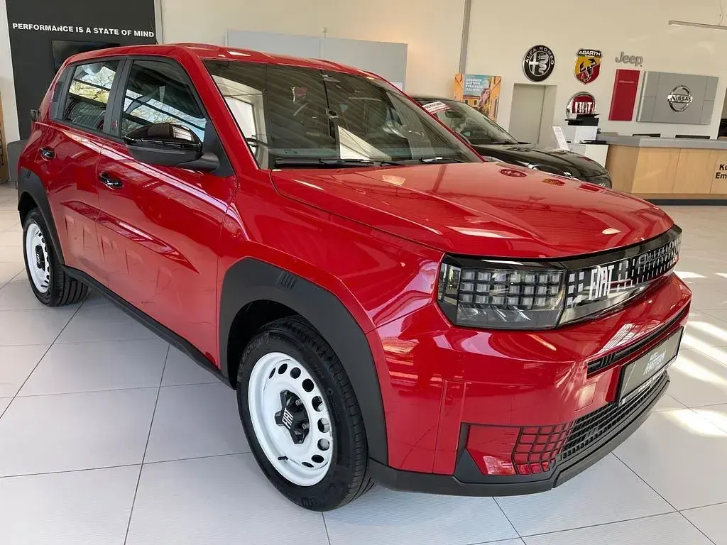 Gebraucht Fiat Grande Panda Red 83 kW (113 PS) 2025 Rot Kleinwagen