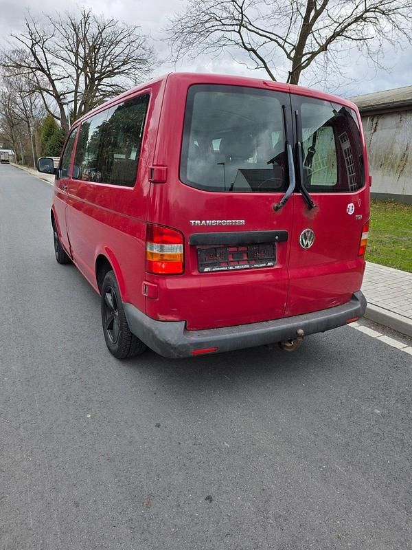 Gebraucht VW T5 105 PS (77 kW) 2006 Rot Van
