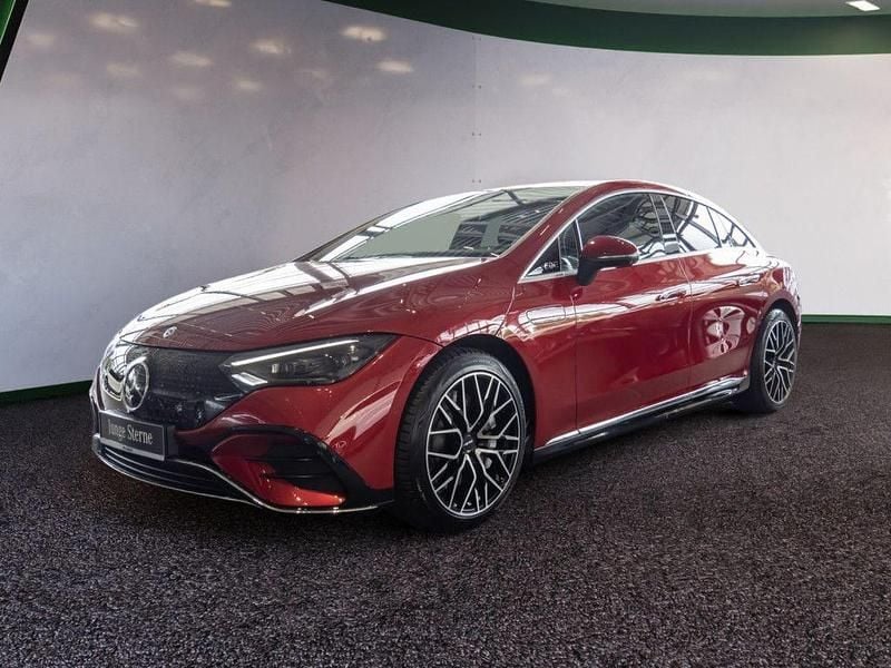 Gebraucht Mercedes EQE350 Premium 214 kW (292 PS) 2023 Rot / manufaktur patagonienrot Limousine