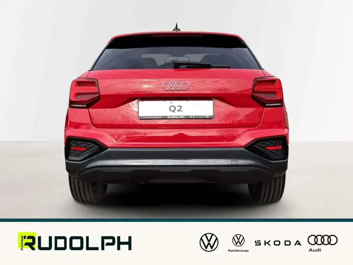 Neu Audi Q2 Advanced Plus 150 PS (110 kW) 2026 Rot SUV