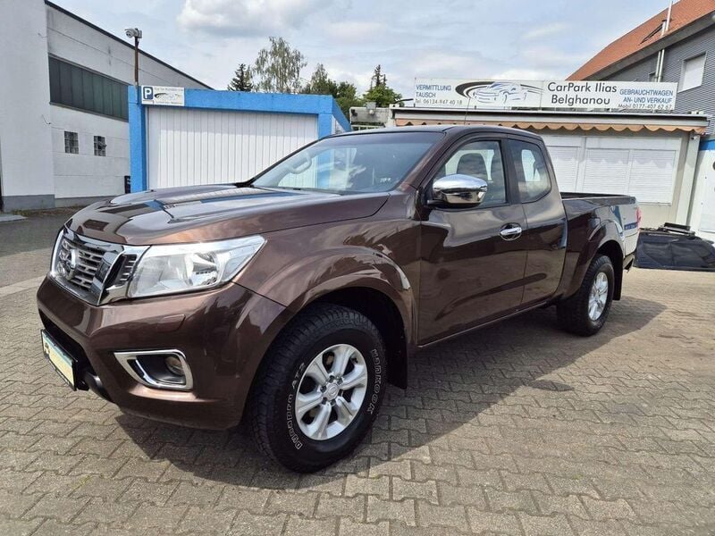 Gebraucht Nissan Navara Acenta 163 PS (119 kW) 2016 Braun Pickup