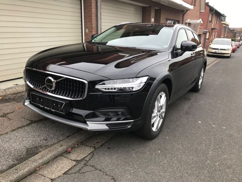 Schwarz Gebraucht 2023 Volvo V90 CC Ultimate Kombi | 48.900 € (Fairer Preis) - Bild 1/4