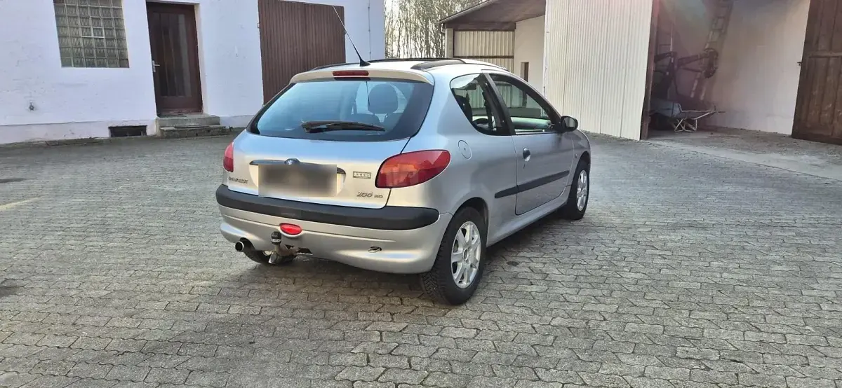 Gebraucht Peugeot 206 90 PS (66 kW) 2001 Silber Kleinwagen