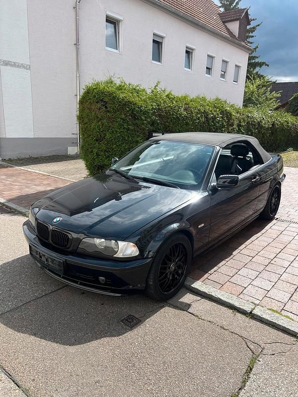 Schwarz Gebraucht 2001 BMW 320 Cabriolet Cabrio | 3.700 € (Superpreis) - Bild 1/4