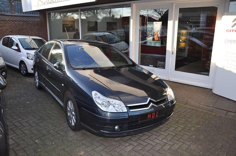 Grau Gebraucht 2005 Citroën C5 Limousine | 4.999 € (Fairer Preis) - Bild 1/4