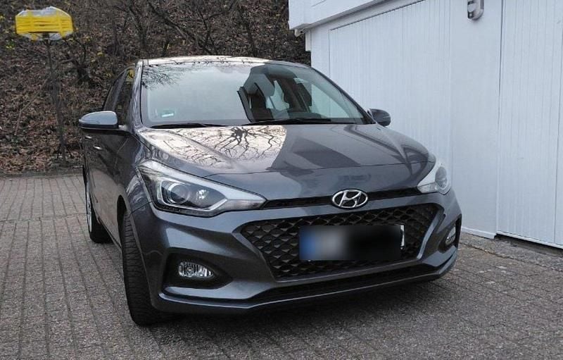 Gebraucht Hyundai i20 Active 101 PS (74 kW) 2018 Grau Kleinwagen