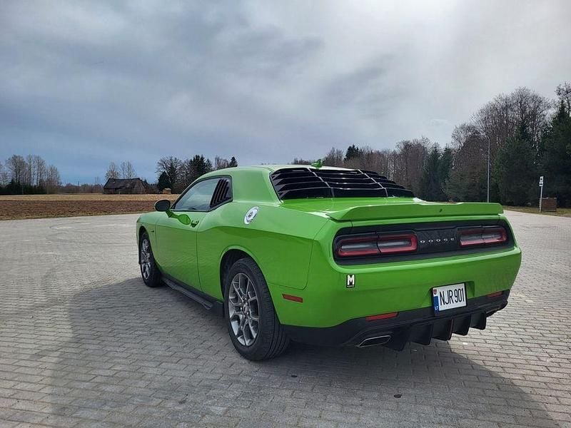 Usado Dodge Challenger 305 CV (224 kW) 2017 Verde Coupe