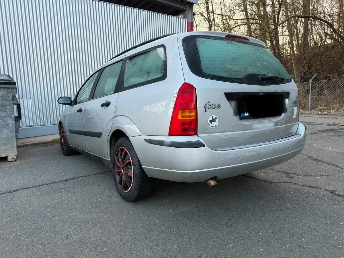 Usata Ford Focus 118 CV (86 kW) 2002 Argento Station wagon