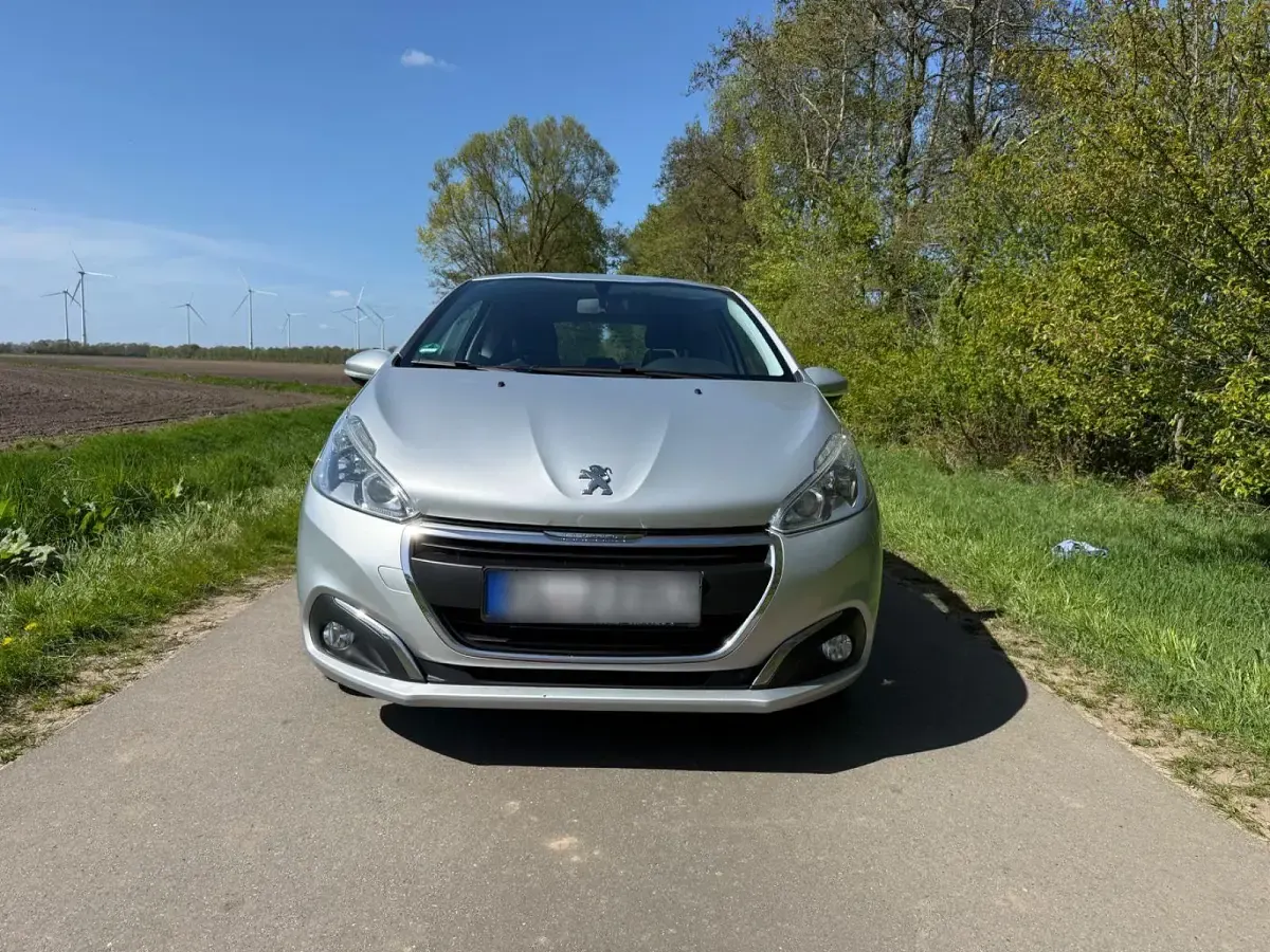 Gebraucht Peugeot 208 Active 99 PS (72 kW) 2016 Grau Kleinwagen