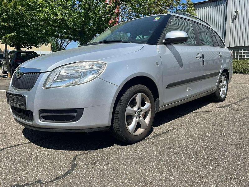 Silber Gebraucht 2009 Skoda Fabia Ambiente Kleinwagen | 1.600 € (Guter Preis) - Bild 1/4