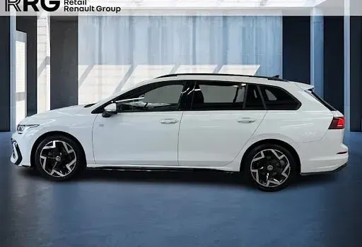 Gebraucht VW Golf VIII R-line 150 PS (110 kW) 2025 Weiß Kombi