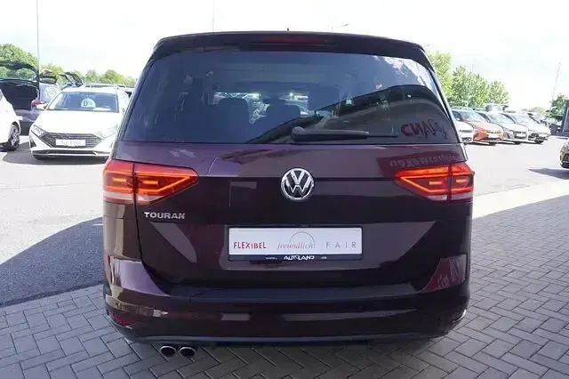 Gebraucht VW Touran Highline 190 PS (139 kW) 2018 Crimson red metallic Van / Kleinbus