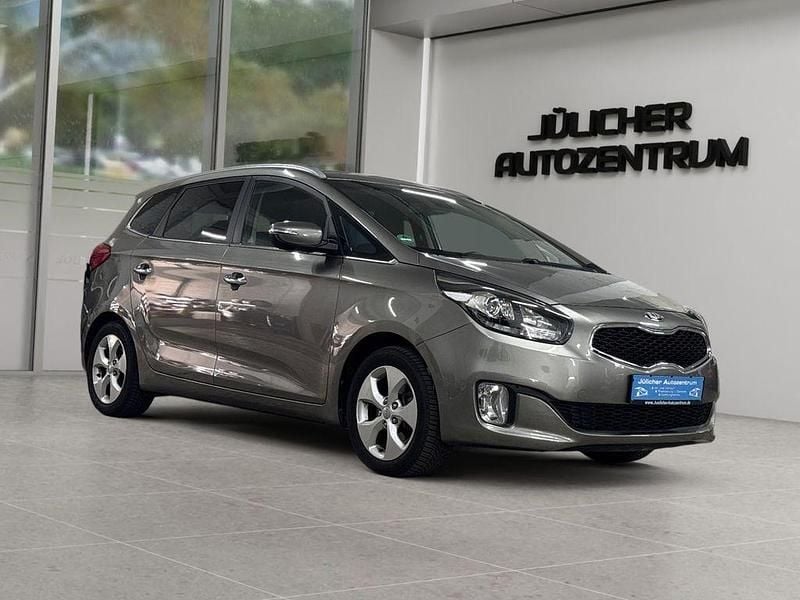 Grau Gebraucht 2014 Kia Carens Van / Kleinbus | 10.490 € (Fairer Preis) - Bild 1/4