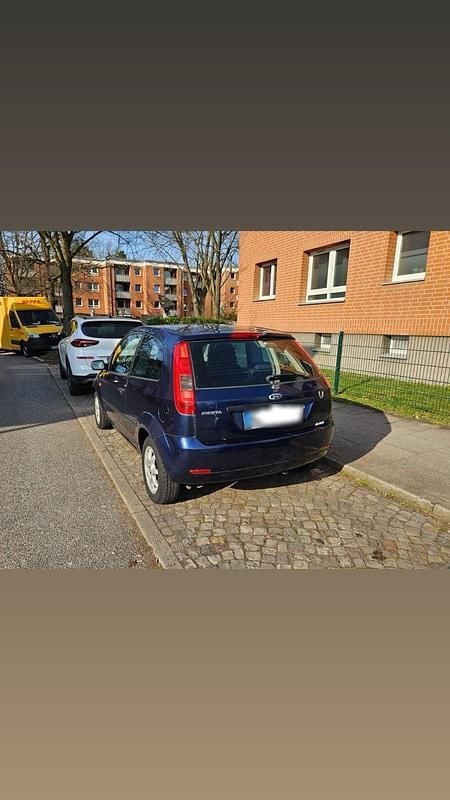 Gebraucht Ford Fiesta 101 PS (74 kW) 2005 Blau Kleinwagen
