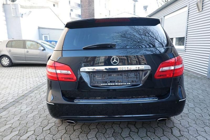 Gebraucht Mercedes B220 184 PS (135 kW) 2014 Schwarz Van / Kleinbus
