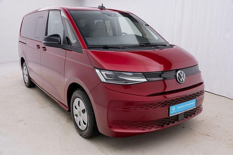 Second-hand VW Multivan Basis 150 CP (110 kW) 2023 Roșu Monovolum