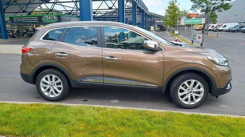 Braun Gebraucht 2017 Renault Kadjar Experience SUV | 11.400 € (Guter Preis) - Bild 1/4