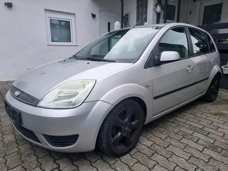 Gebraucht Ford Fiesta 80 PS (58 kW) 2005 Silber Kleinwagen