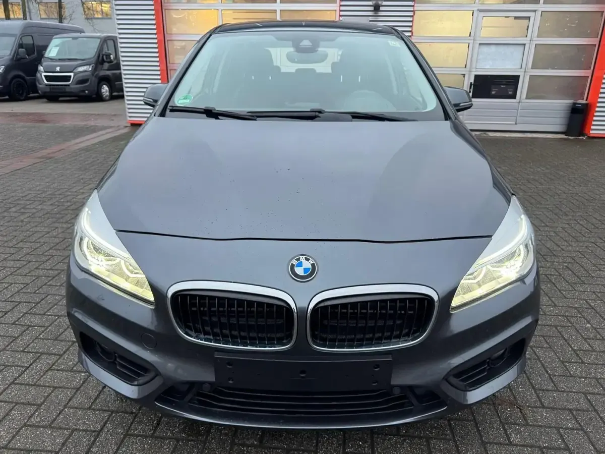 Gebraucht BMW 218 Basis 136 PS (100 kW) 2015 Grau Kombi