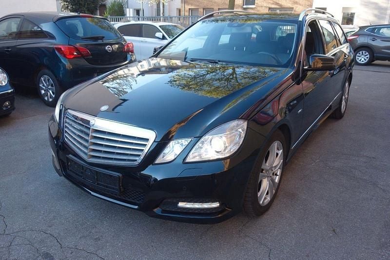 Gebraucht Mercedes E350 Avantgarde 292 PS (214 kW) 2010 Schwarz Kombi