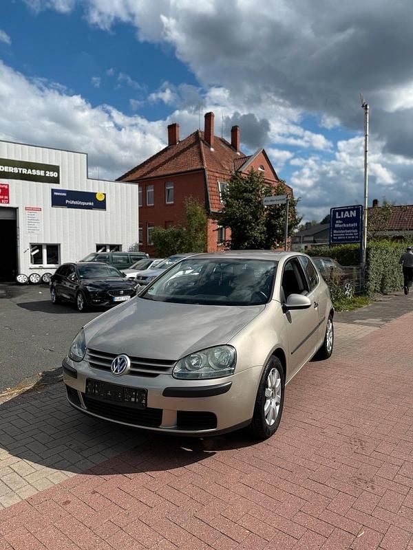 Gelb Gebraucht 2004 VW Golf V Limousine | 2.200 € (Fairer Preis) - Bild 1/4