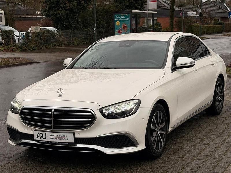 Weiß Gebraucht 2021 Mercedes E200 Limousine | 31.980 € (Fairer Preis) - Bild 1/4