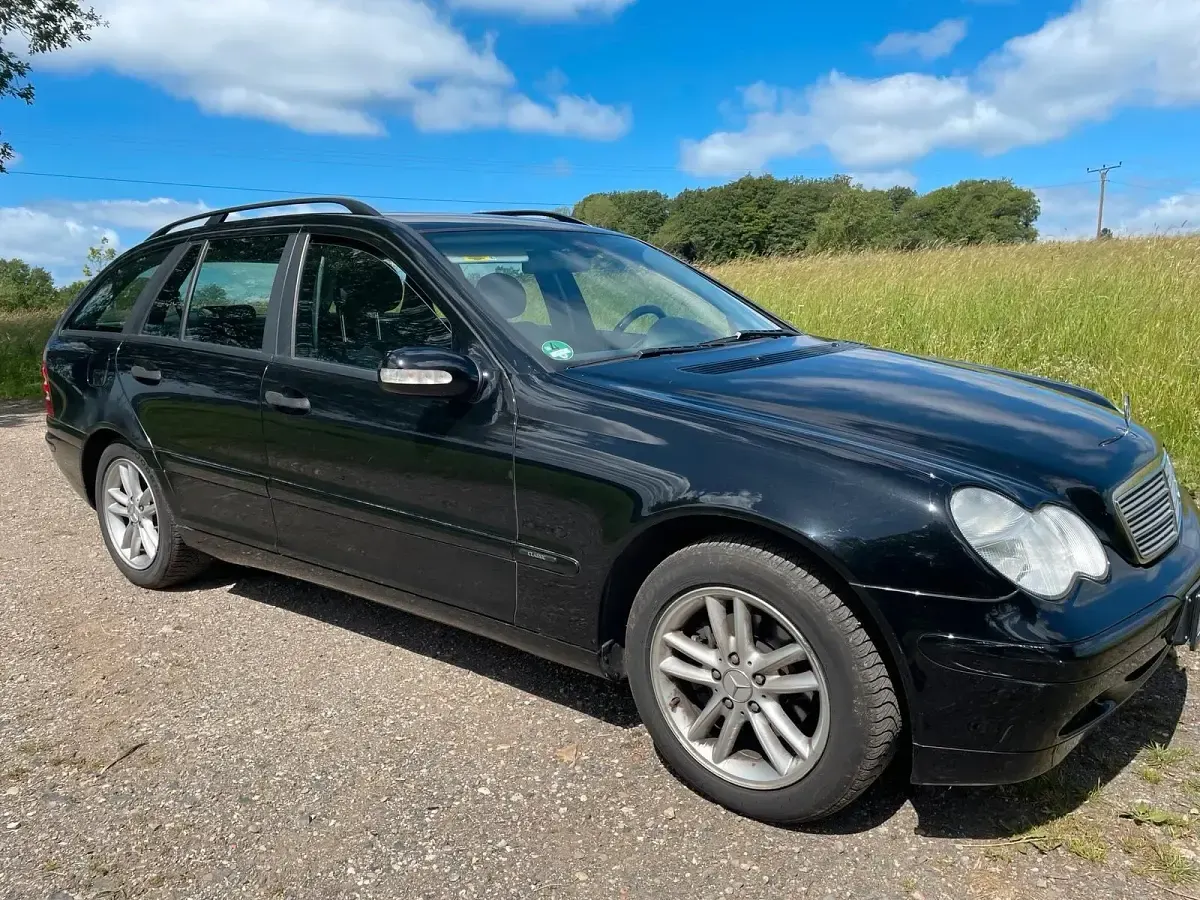 Gebraucht Mercedes C180 Elegance 143 PS (105 kW) 2003 Schwarz Kombi