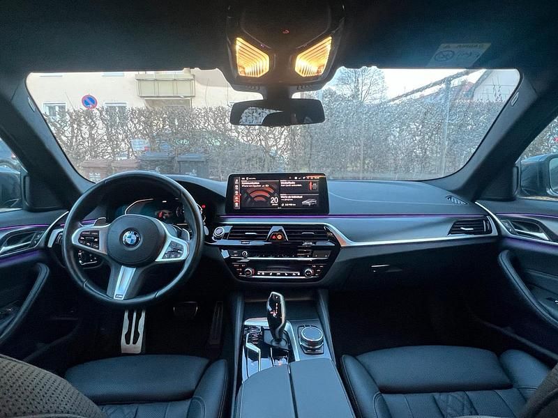 Gebraucht BMW 530 Performance 286 PS (210 kW) 2023 Grau Kombi